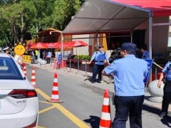 公安火速护送走错考场的考生 警车开辟绿色通道准时送达